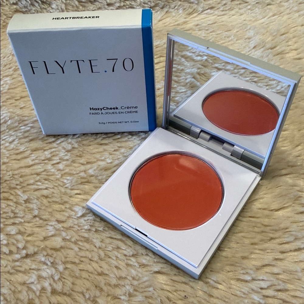 FLYTE.70 HazyCheek Crème Blush